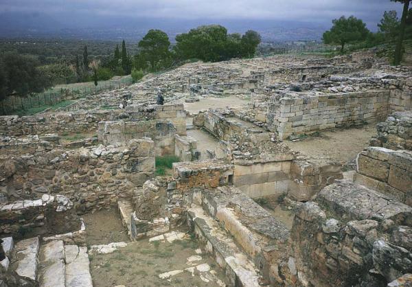 Απεικονίζονται τα αρχαία της Αγίας Τριάδας