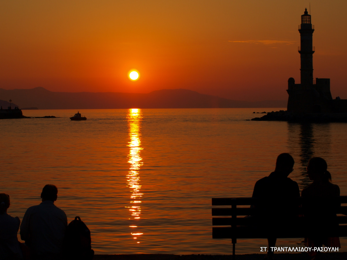 ρομαντική φωτογραφία με το ηλιοβασίλεμα στην Κρήτη Φωτογραφία της Στέλλας Τρανταλίδου Ρασούλη 